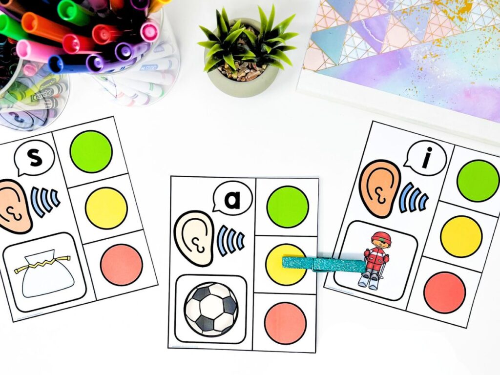 Clip cards for beginning and ending sounds in French